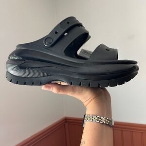 Croc mega crush sandals